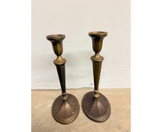 Coppia di candelabri candelieri, Art Decò. 1940 in bronzo, h28cm