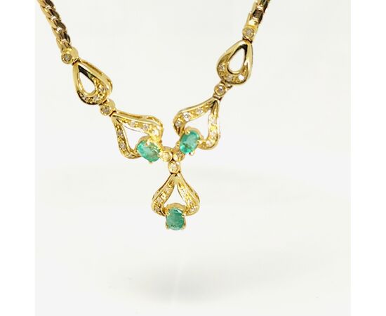 Collana in oro smeraldi e diamanti