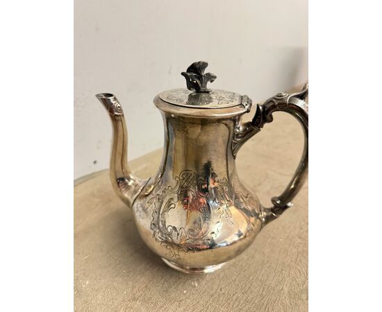 Antica teiera in argento Sheffield fine '800 marcata sul fondo, 22x24cm