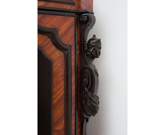 Credenza antica Siciliana in legni policromi periodo XIX secolo.