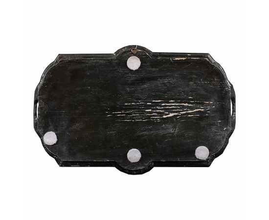 Vassoio in legno laccato e dipinto. Venezia, XVIII secolo.