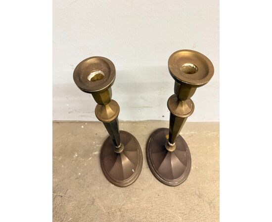 Coppia di candelabri candelieri, Art Decò. 1940 in bronzo, h28cm