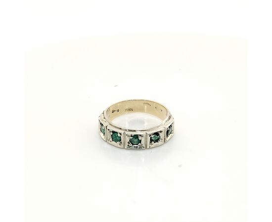 Anello a fascia  in oro , argento e  smeraldi