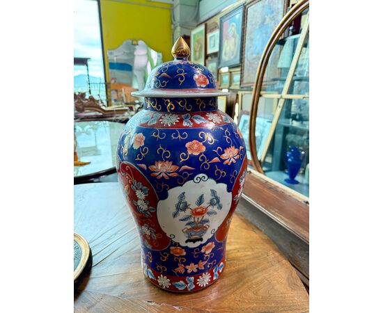 Antico vaso giapponese, primi '900, firmato alla base, h 55 cm.