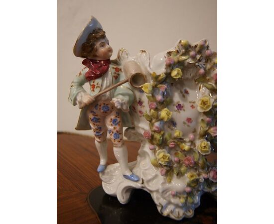 Antichi vasetti con personaggi in porcellana di Meissen del 1800
