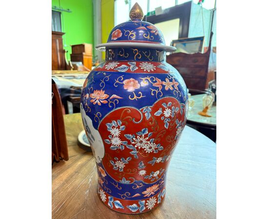 Antico vaso giapponese, primi '900, firmato alla base, h 55 cm.