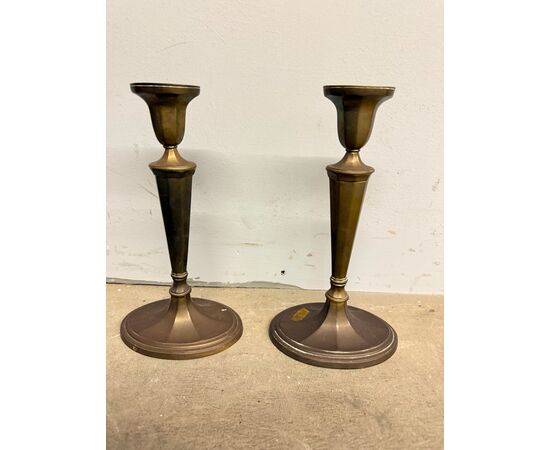 Coppia di candelabri candelieri, Art Decò. 1940 in bronzo, h28cm