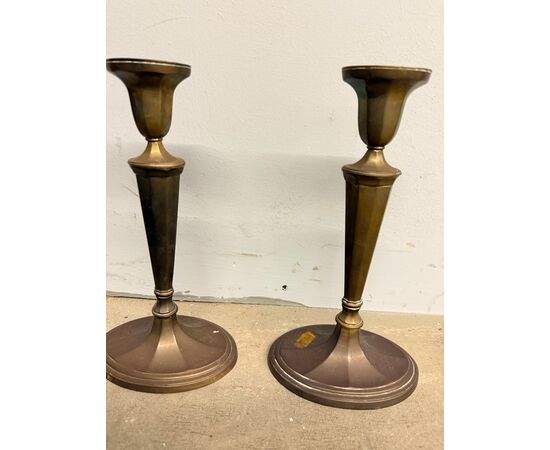 Coppia di candelabri candelieri, Art Decò. 1940 in bronzo, h28cm