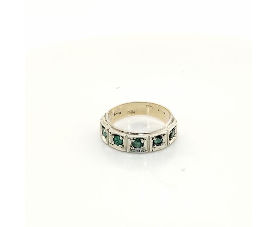 Anello a fascia  in oro , argento e  smeraldi