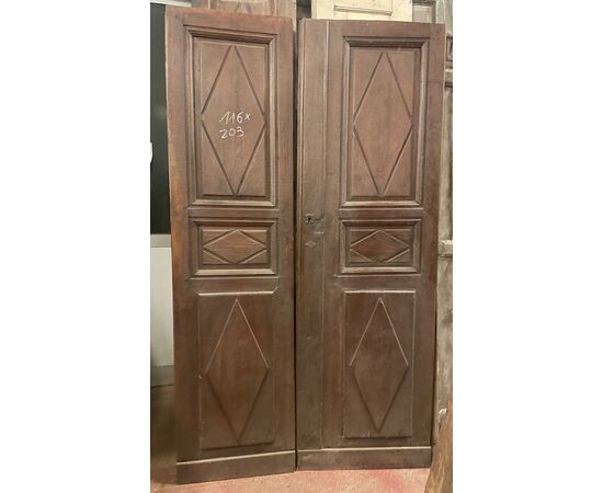 PTI753 - Porta da pianerottolo in noce, epoca '700, misure cm L 116 x H 203