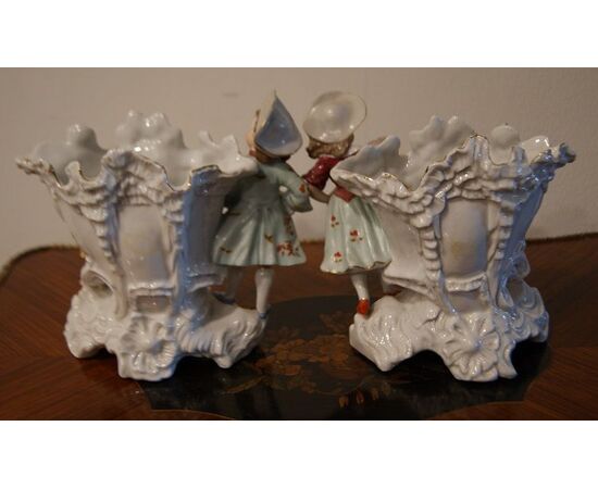 Antichi vasetti con personaggi in porcellana di Meissen del 1800