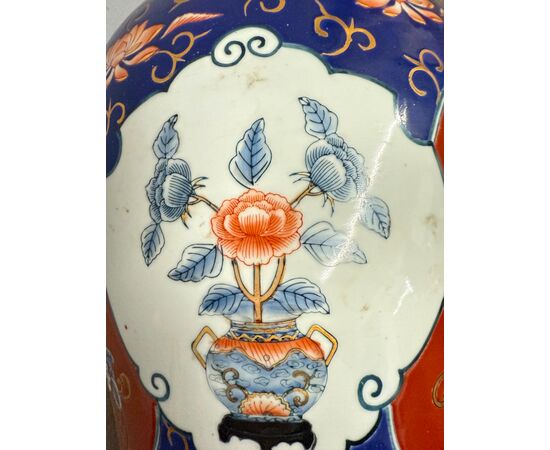 Antico vaso giapponese, primi '900, firmato alla base, h 55 cm.