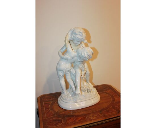 Gruppo scultoreo in ceramica Coppia di Amorini Putti del 1800