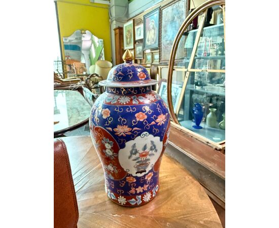 Antico vaso giapponese, primi '900, firmato alla base, h 55 cm.