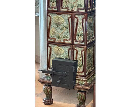 Stufa in ceramica policroma liberty francese