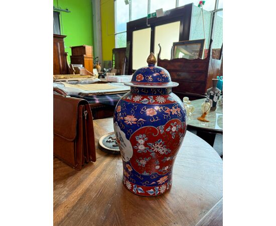 Antico vaso giapponese, primi '900, firmato alla base, h 55 cm.