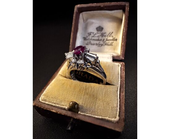 Anello in Platino  con  Rubino  e  Diamanti  