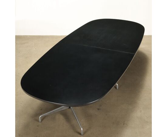 Grande Tavolo di Charles e Ray Eames