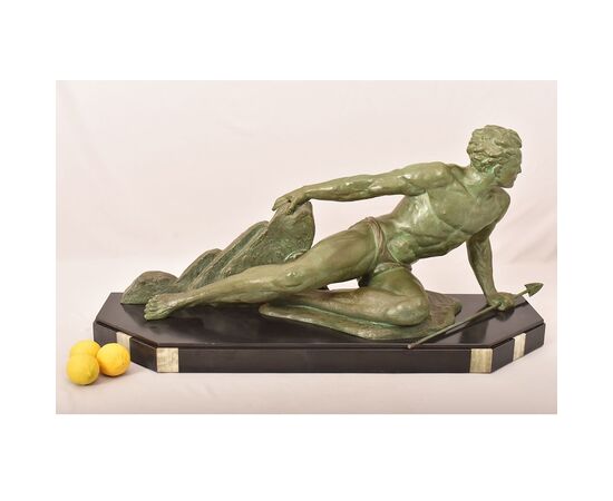 ART DÉCO, ANTICHE SCULTURE IN ANTIMONIO, UOMO CON LANCIA, RONCOURT, SCULTORE FRANCESE. (STAN94)