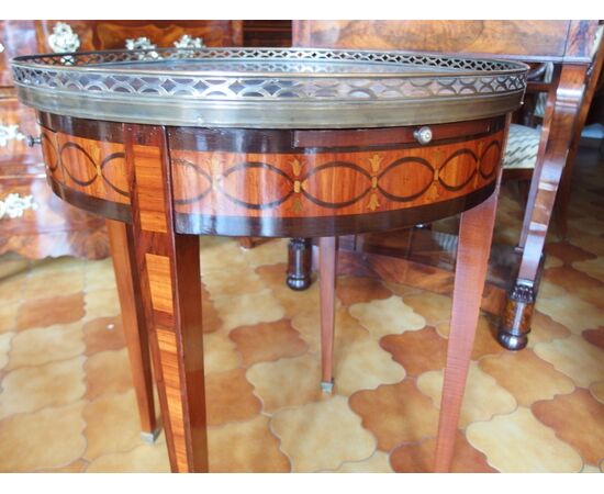 TAVOLINO ROTONDO STILE LUIGI XVI DA SALOTTO RESTAURATO  diametro 62xH76