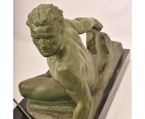 ART DÉCO, ANTICHE SCULTURE IN ANTIMONIO, UOMO CON LANCIA, RONCOURT, SCULTORE FRANCESE. (STAN94)