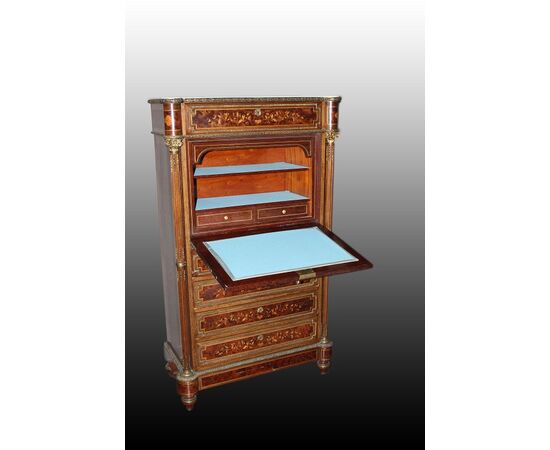 Secretaire francese stile Napoleone III del 1800 con ricchi intarsi e bronzi