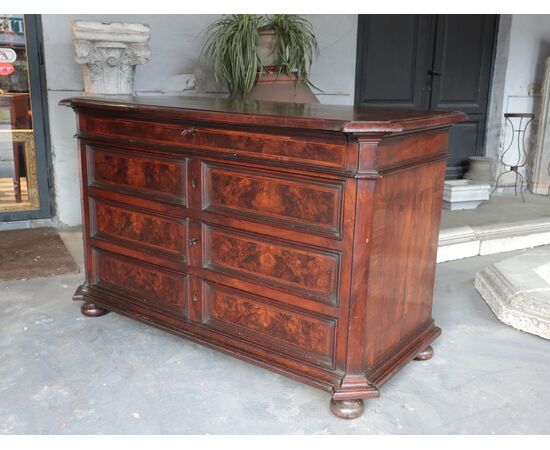 Cassettone con scarabattolo, Toscana, fine '600