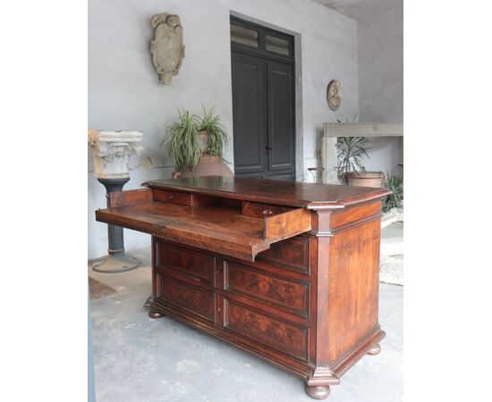 Cassettone con scarabattolo, Toscana, fine '600