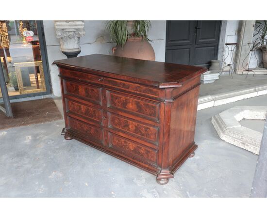 Cassettone con scarabattolo, Toscana, fine '600
