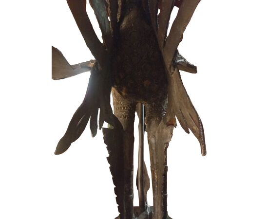 Scultura orientale raffigurante un cigno alato