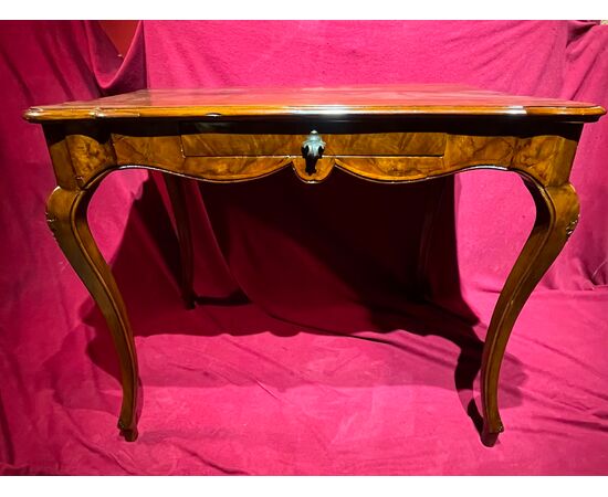 Elegante tavolino scrittoietto- Venezia - 1750 c.a