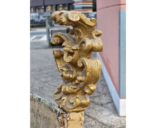 Seggiolone in noce intagliato con fregi dorati, area emiliana (prob. Mantova), fine XVI – inizi XVII secolo