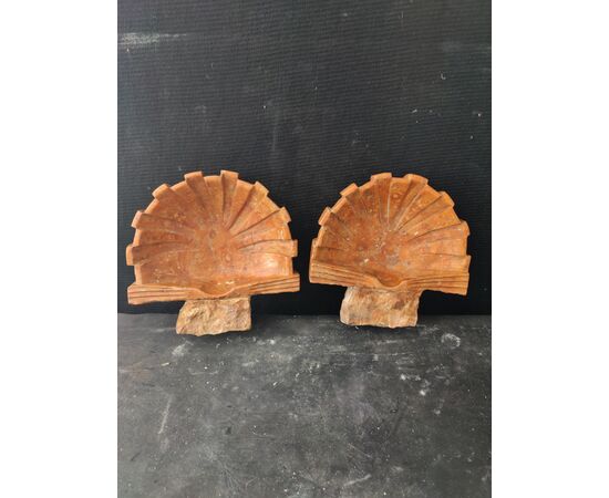 Deliziosa coppia di acquasantiere in marmo rosso di Verona - 25 x 25 cm