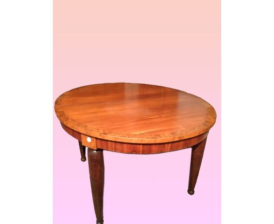 Tavolo ovale allungabile francese di inizio 1900 stile Luigi XVI in legno di ciliegio e olmo 