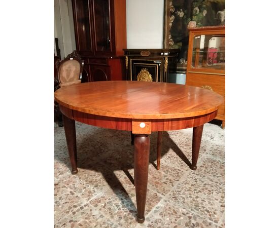 Tavolo ovale allungabile francese di inizio 1900 stile Luigi XVI in legno di ciliegio e olmo 