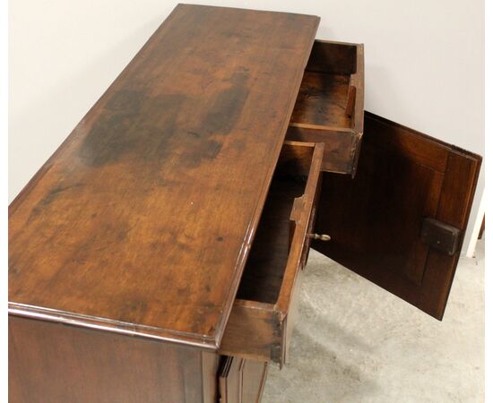 Antica credenza in noce - epoca '700