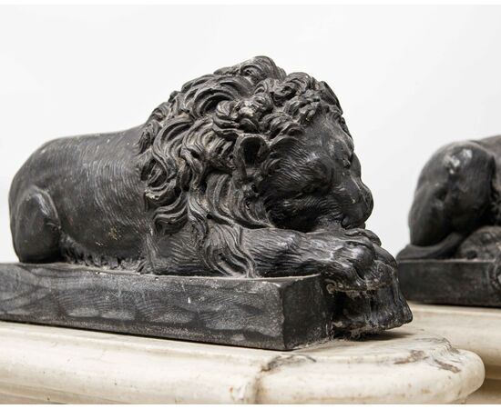 Da Antonio Canova (Possagno, 1º novembre 1757 – Venezia, 13 ottobre 1822), Leone vigilante e Leone dormiente