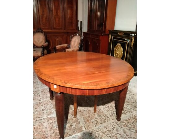 Tavolo ovale allungabile francese di inizio 1900 stile Luigi XVI in legno di ciliegio e olmo 