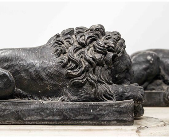 Da Antonio Canova (Possagno, 1º novembre 1757 – Venezia, 13 ottobre 1822), Leone vigilante e Leone dormiente