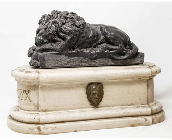 Da Antonio Canova (Possagno, 1º novembre 1757 – Venezia, 13 ottobre 1822), Leone vigilante e Leone dormiente