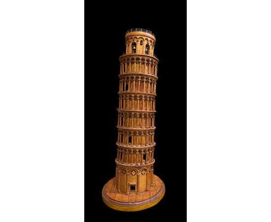 Grand Tour –  Modellino della Torre di Pisa in legno – XIX secolo.
