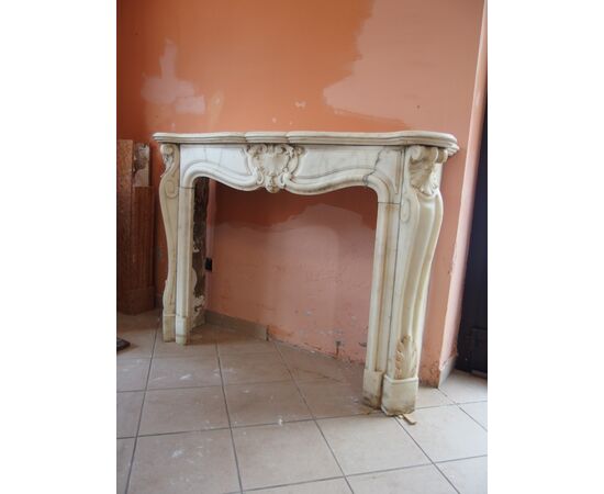 CAMINO IN MARMO BIANCO CARRARA STATUARIO SCOLPITO STILE LUIGI XV FRANCIA  cm L143xP40,5xH104