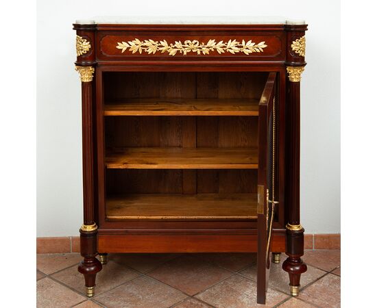 Credenza antica Napoleone III Francese alla maniera di "Vernis Martin". Periodo XIX secolo.