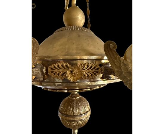 Lampadario in bronzo dorato