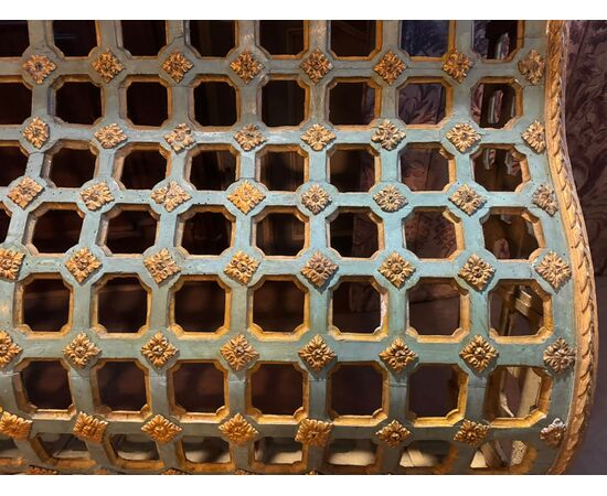 DARS672 - Balcone veneziano da teatro in legno laccato e dorato, epoca '700, misure cm L 177 x H 115 x P 50