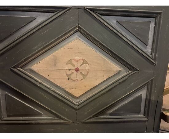 PTS808 - N. 2 porte in legno laccato, epoca '700, provenienza Genova, misure cm L 106 x H 228