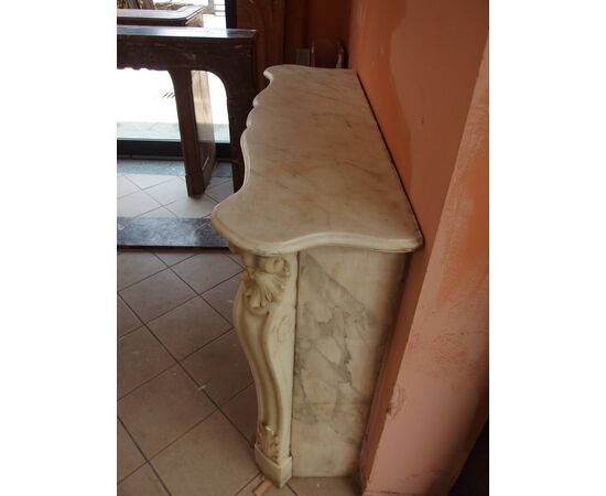 CAMINO IN MARMO BIANCO CARRARA STATUARIO SCOLPITO STILE LUIGI XV FRANCIA  cm L143xP40,5xH104