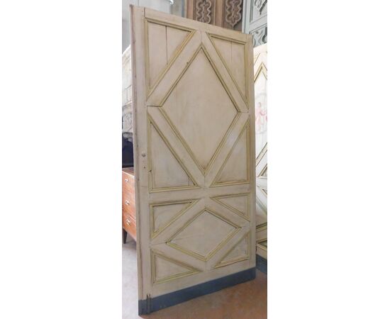 PTS808 - N. 2 porte in legno laccato, epoca '700, provenienza Genova, misure cm L 106 x H 228
