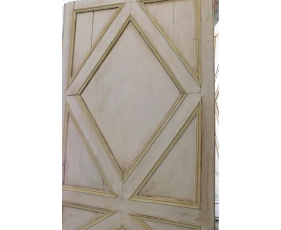 PTS808 - N. 2 porte in legno laccato, epoca '700, provenienza Genova, misure cm L 106 x H 228