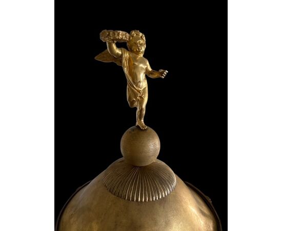 Lampadario in bronzo dorato